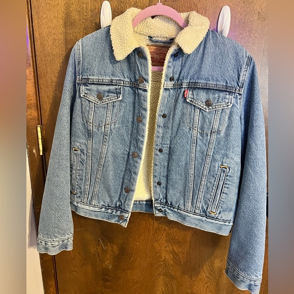 Levi's Jackets & Blazers - Levi’s original Sherpa trucker jacket